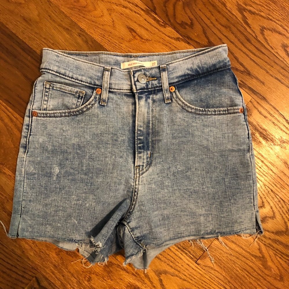 Levi’s Mile High Wedgie